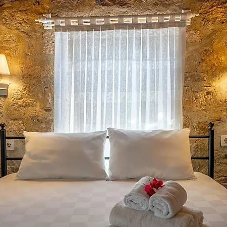 Imerek Tas Ev Alacati